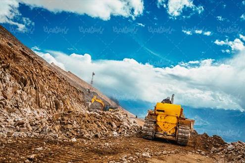 احداث جاده در مناطق روستایی و صعب العبور هدیه سپاه پاسداران به مستضعفین/ دعای خیر مردم بدرقه راه جهادگران سپاه