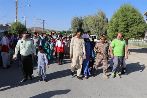 همایش پیاده روی خانوادگی  در شهرستان سرباز برگزار شد+تصاویر